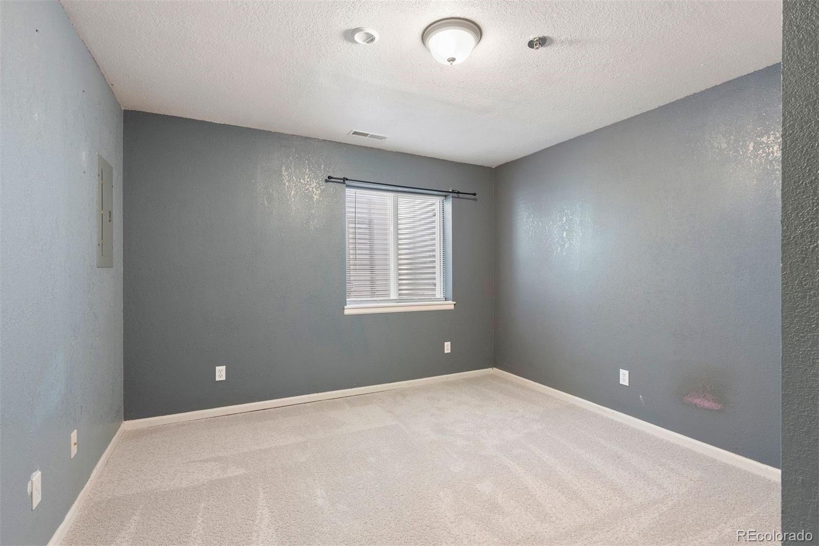 1601 Great Western Drive Unit: 7