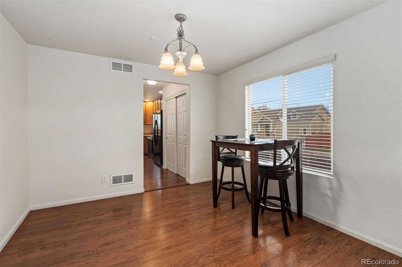 1596 Persian Avenue