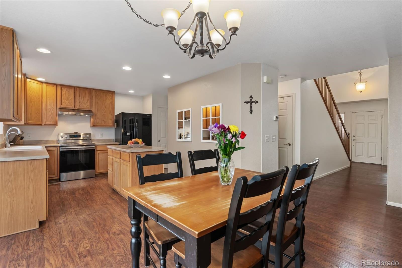 1596 Persian Avenue