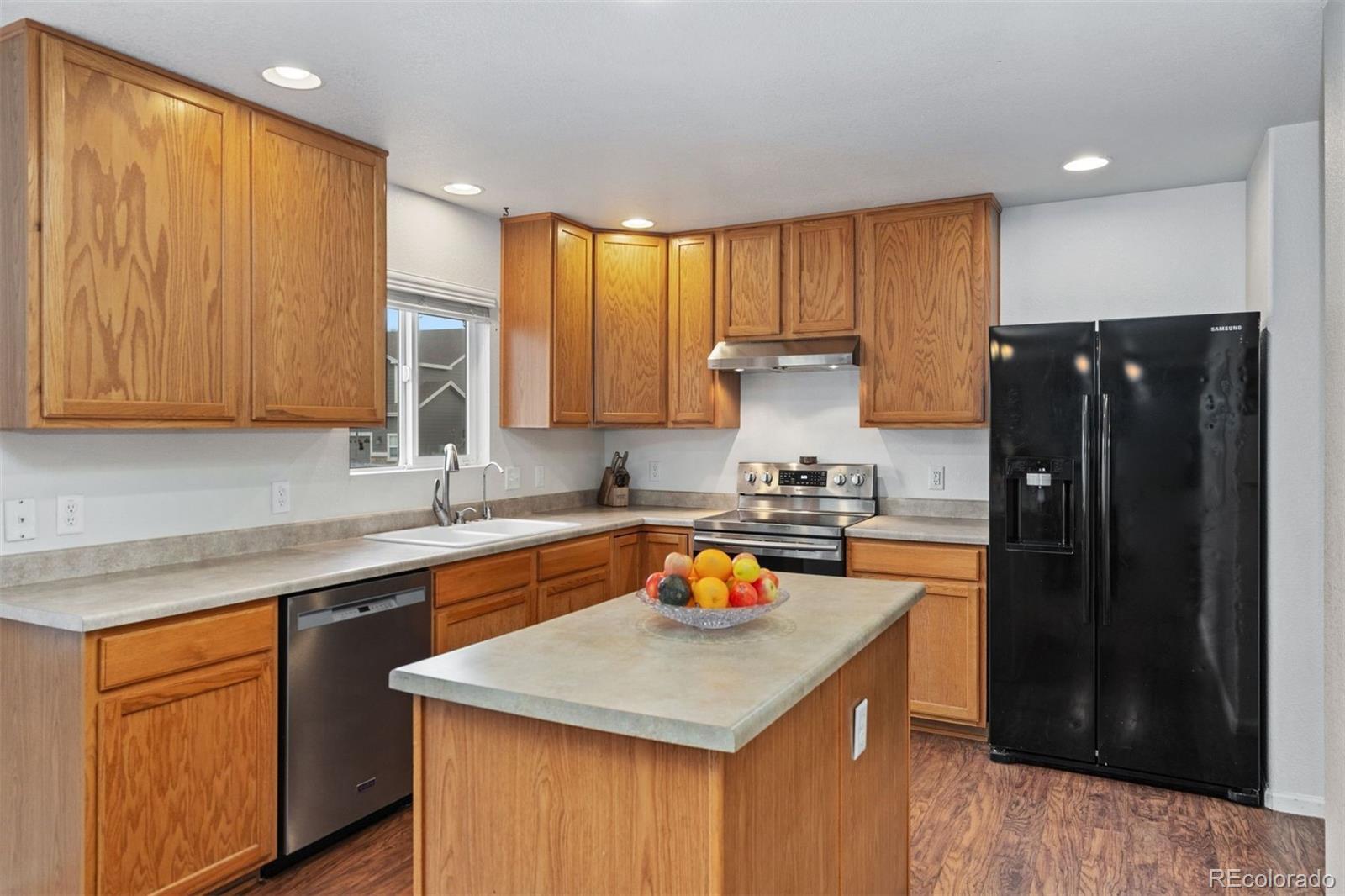 1596 Persian Avenue