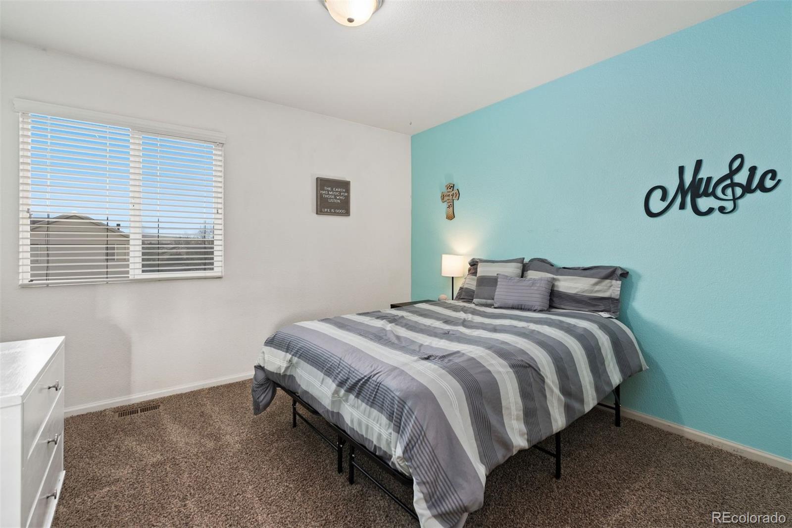 1596 Persian Avenue