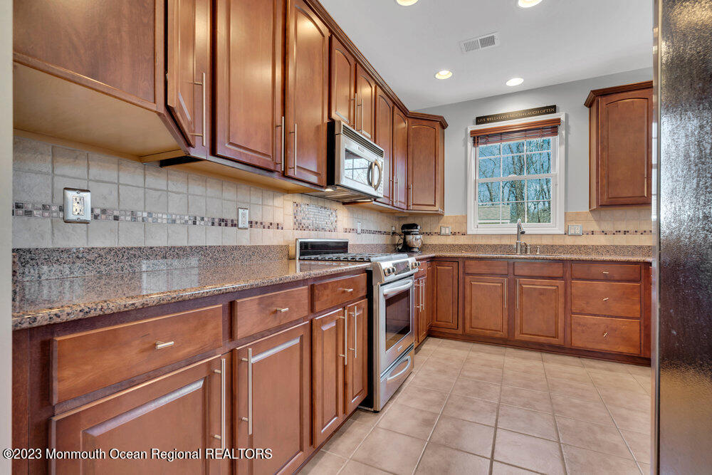 32 Springhouse Circle