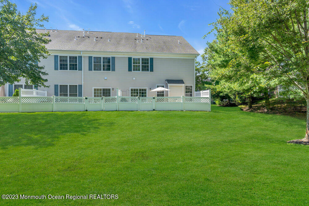 207 Deepwater Circle