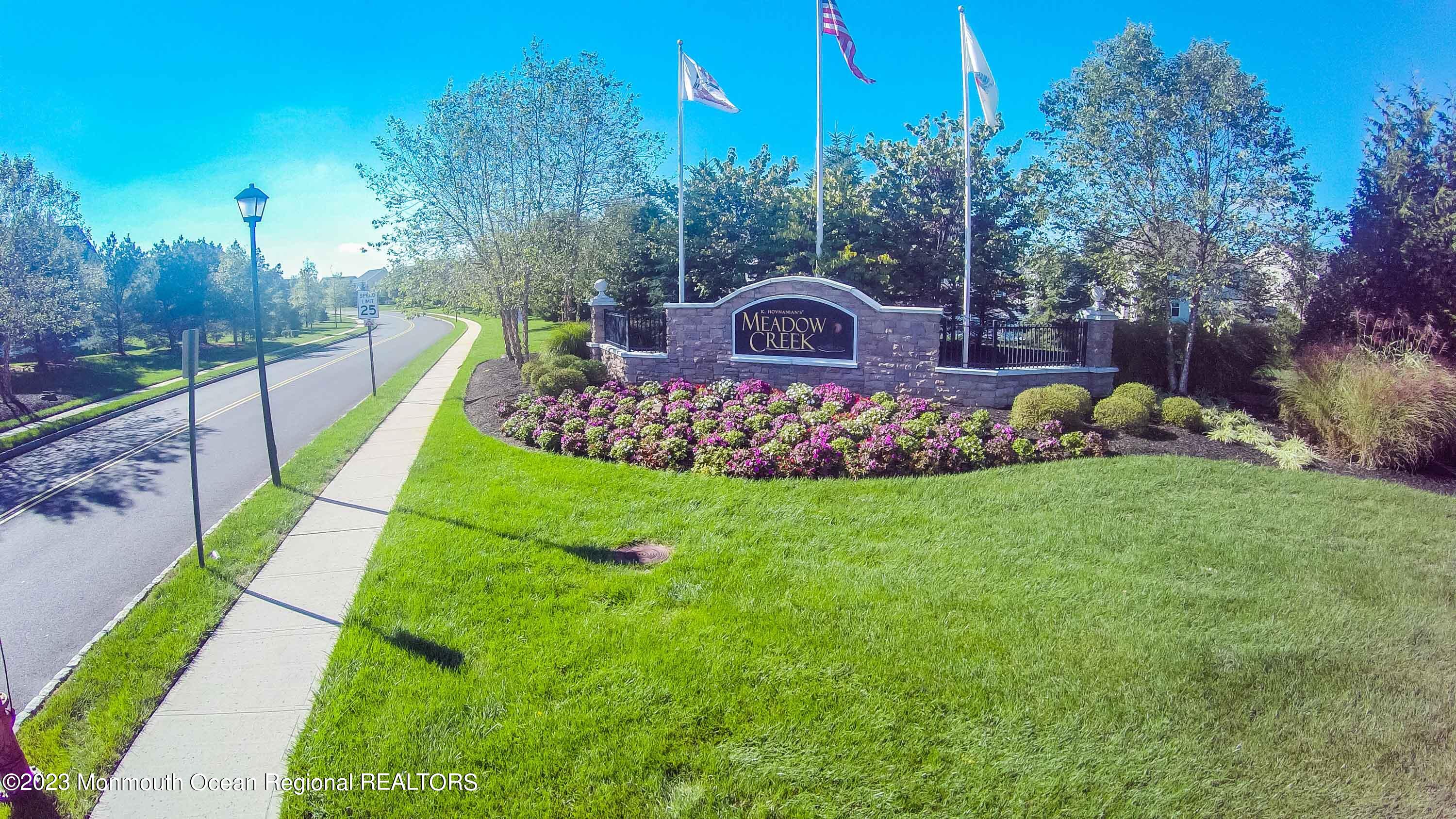 207 Deepwater Circle