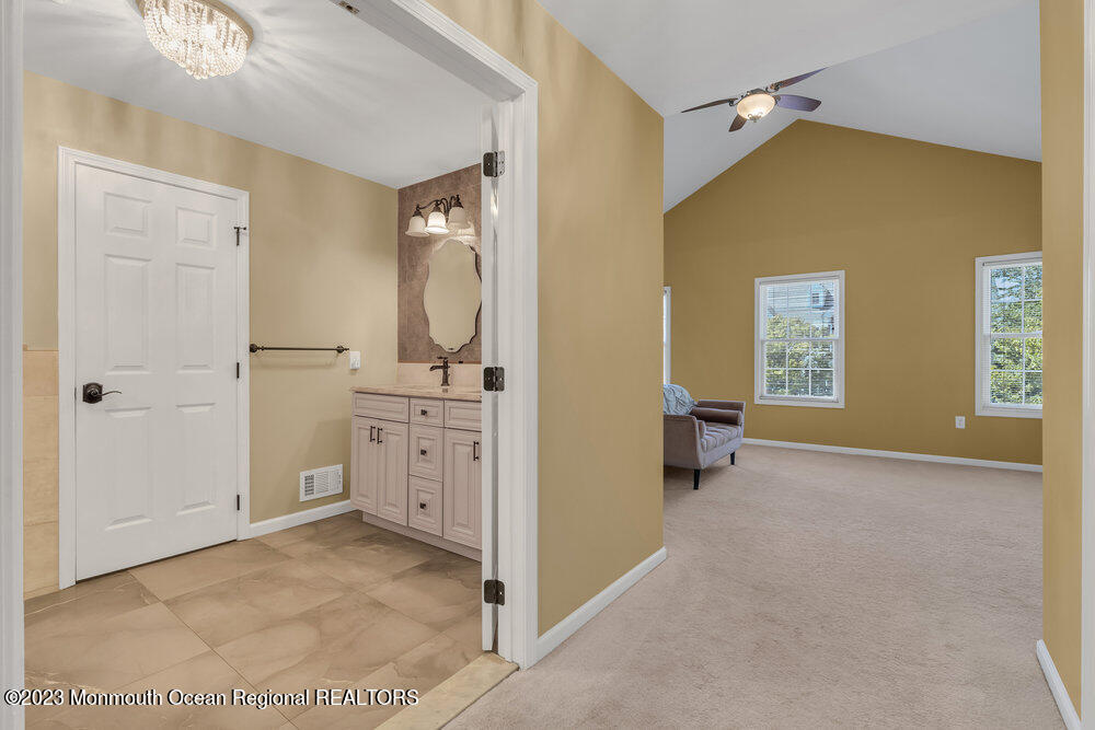 207 Deepwater Circle