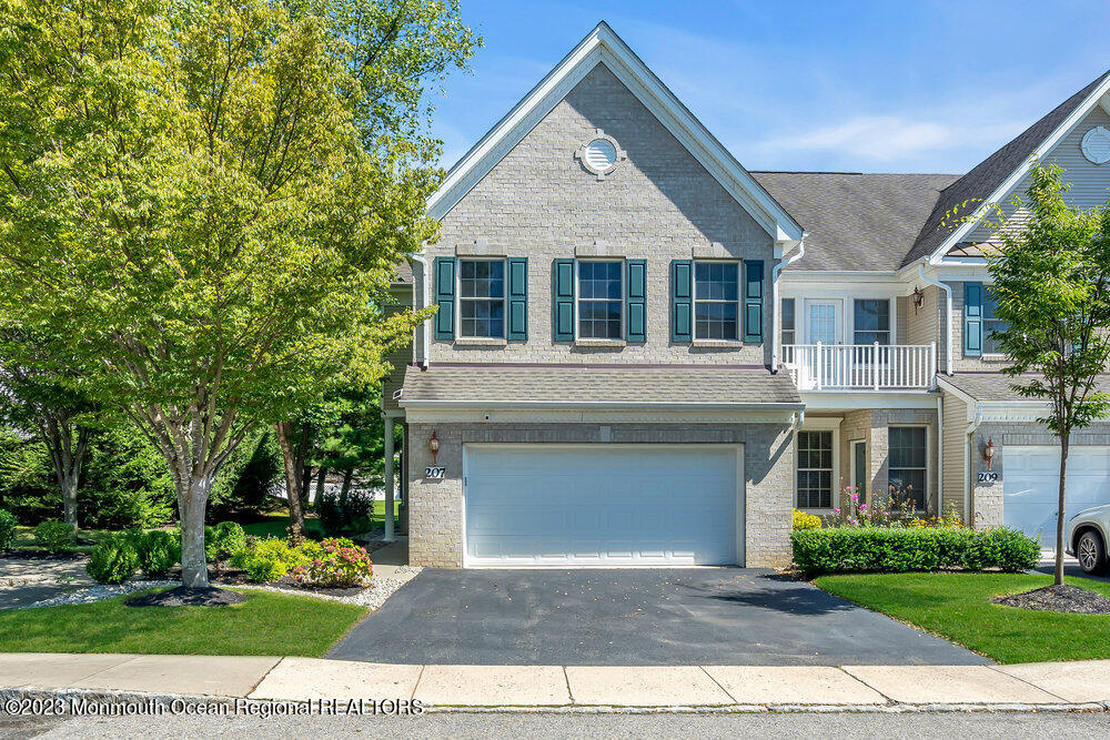 207 Deepwater Circle