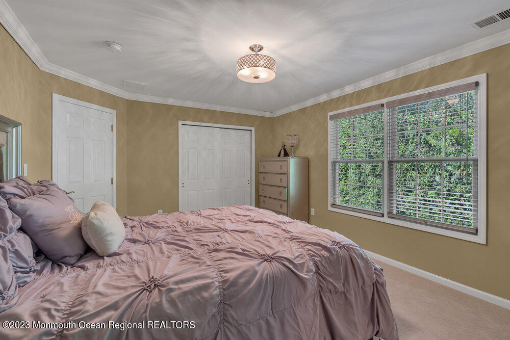 207 Deepwater Circle
