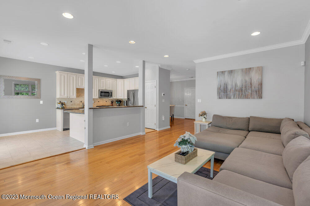 207 Deepwater Circle