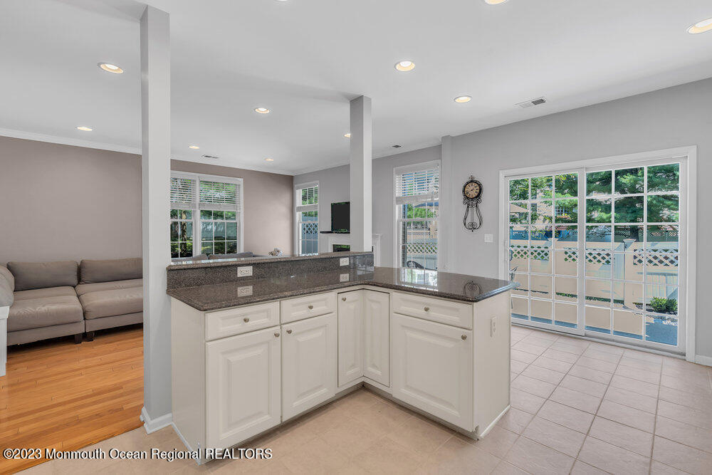 207 Deepwater Circle