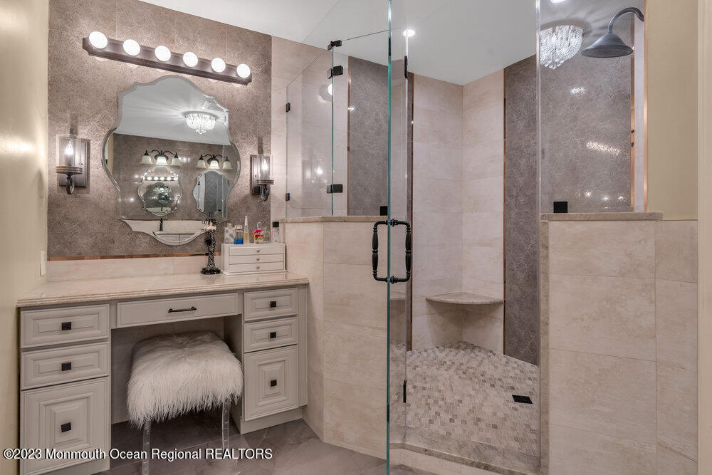207 Deepwater Circle
