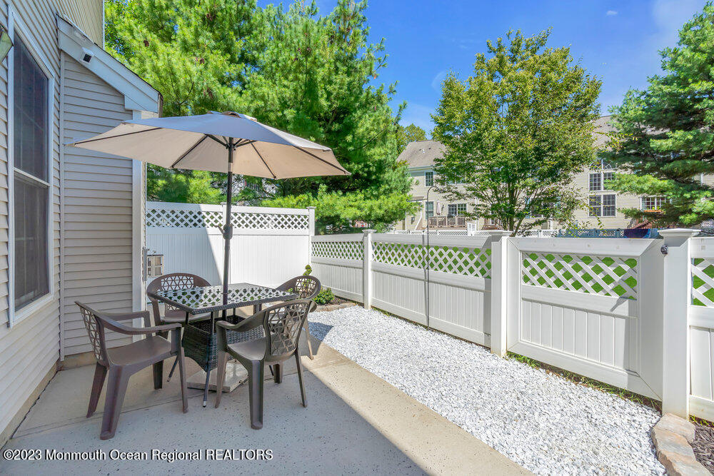207 Deepwater Circle