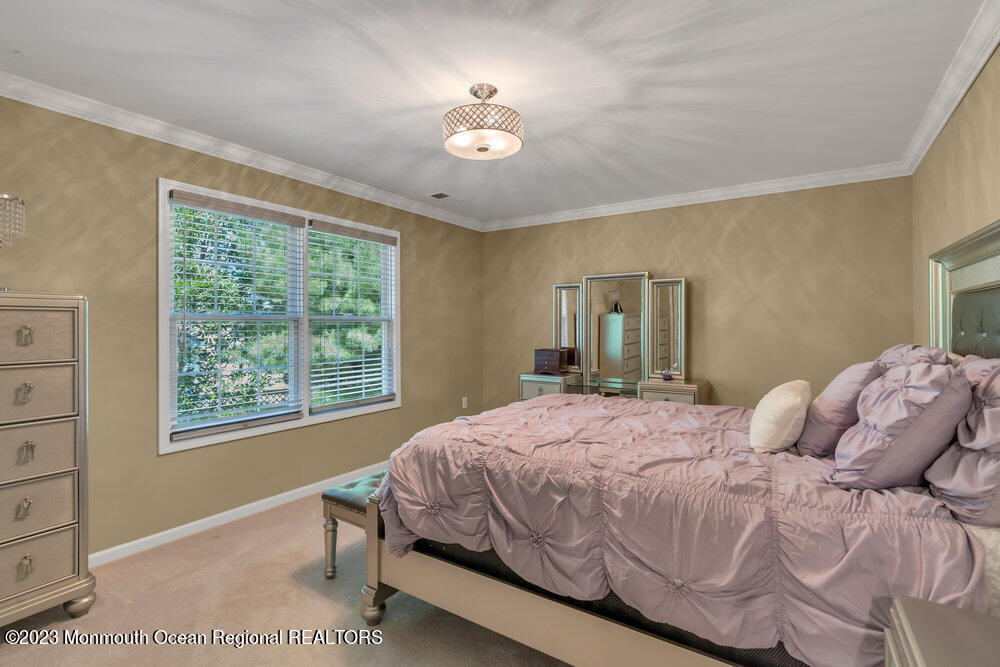 207 Deepwater Circle