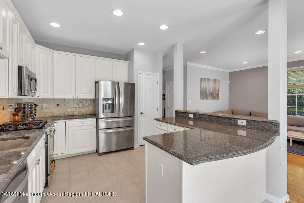 207 Deepwater Circle