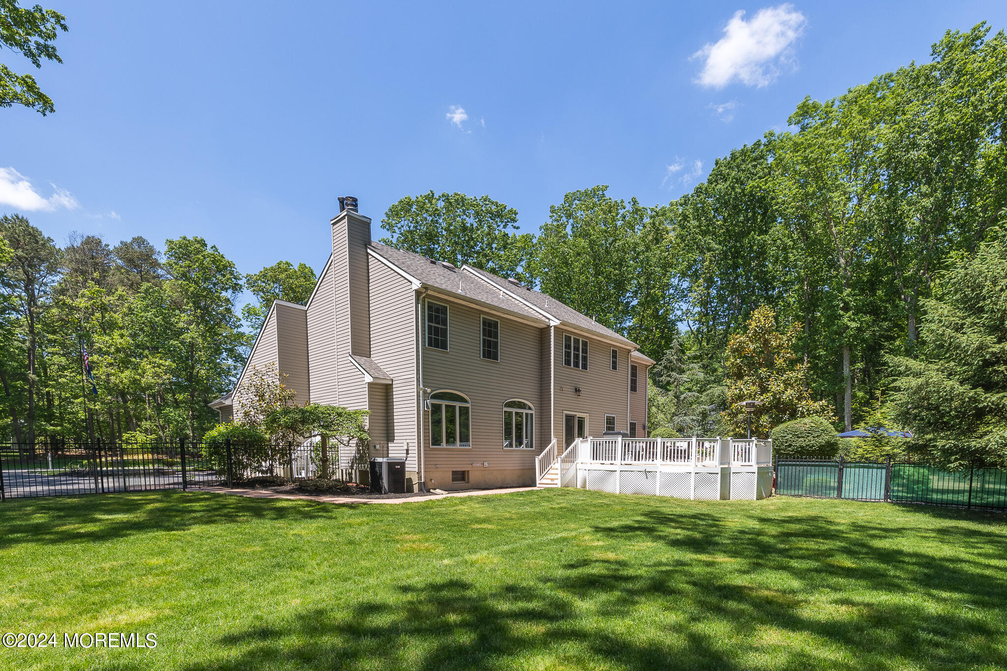 15 Russell Road
