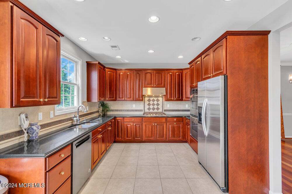 35 Springhouse Circle