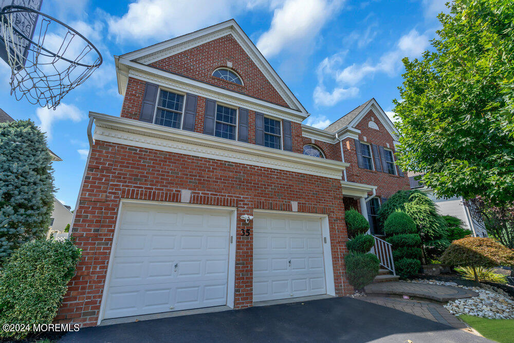 35 Springhouse Circle