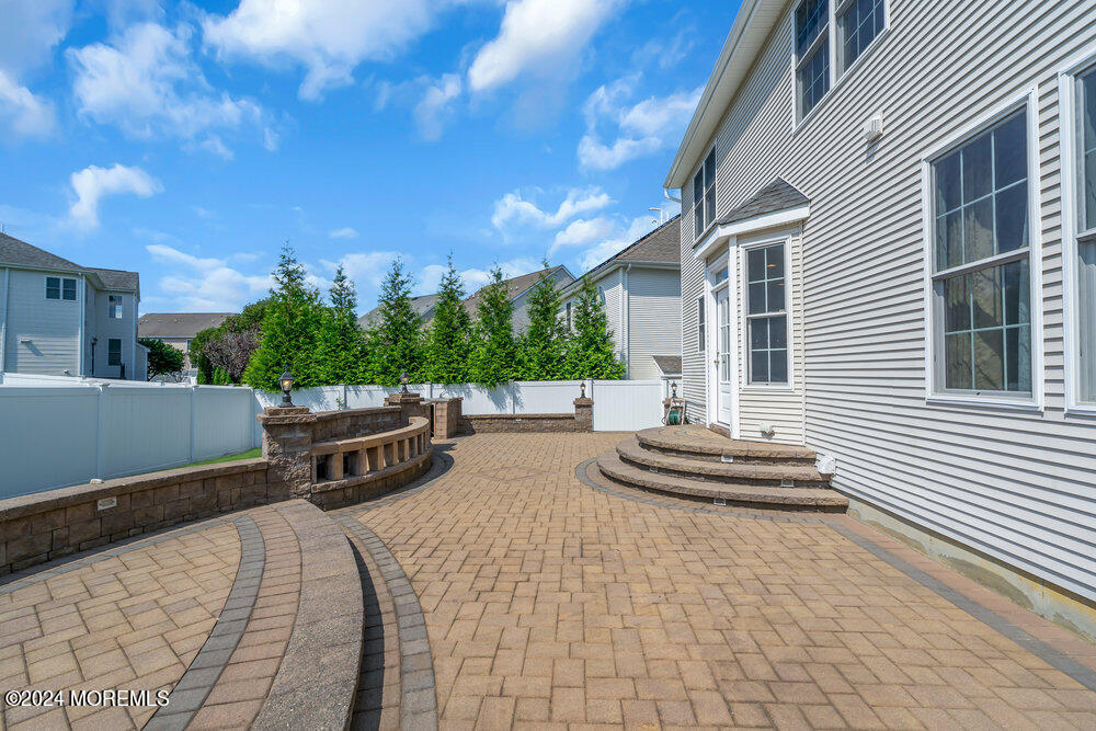 35 Springhouse Circle