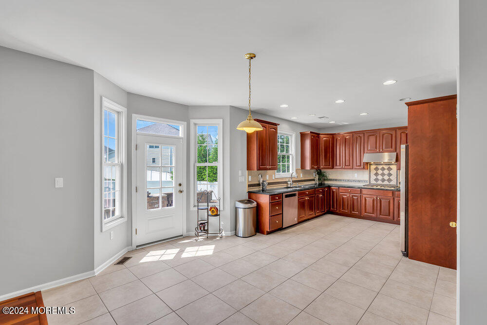 35 Springhouse Circle