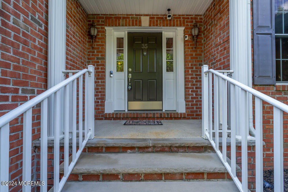 35 Springhouse Circle
