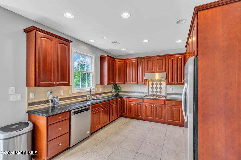 35 Springhouse Circle