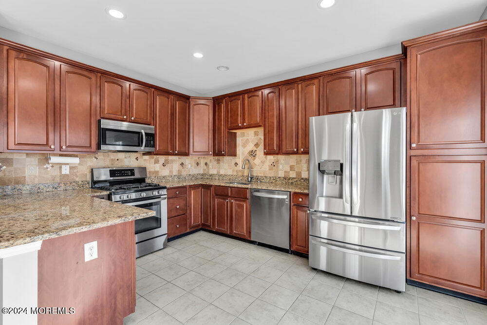 92 Deepwater Circle