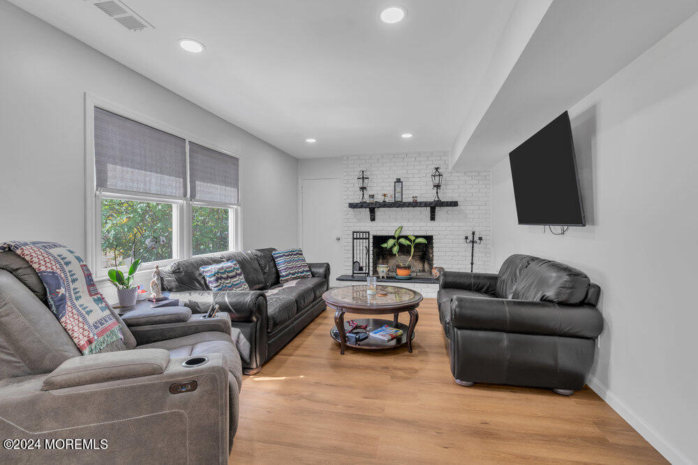 16 Mulberry Lane