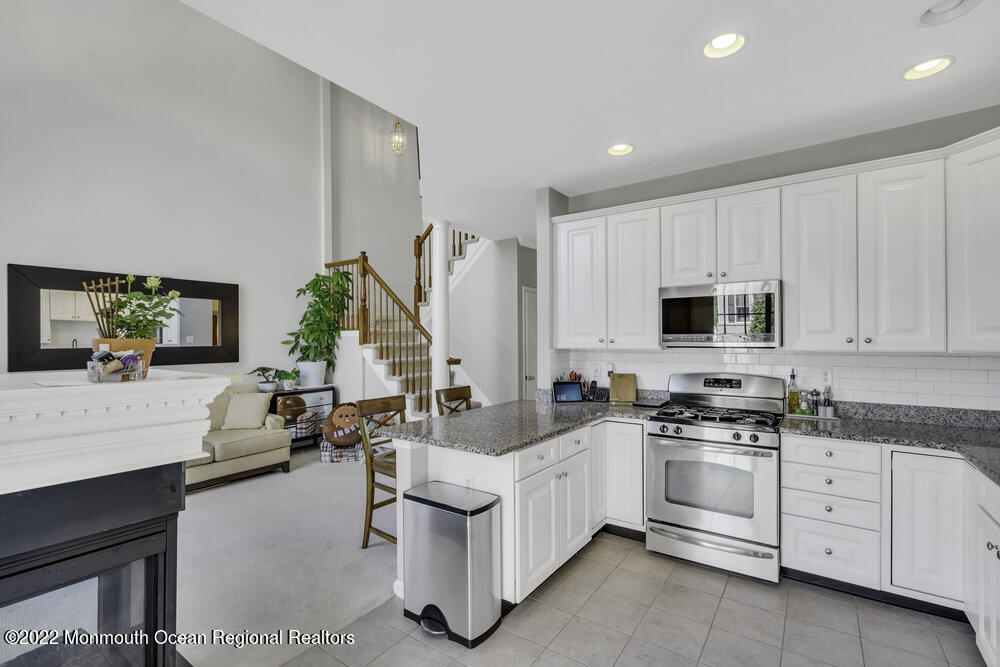 22 Hummingbird Drive