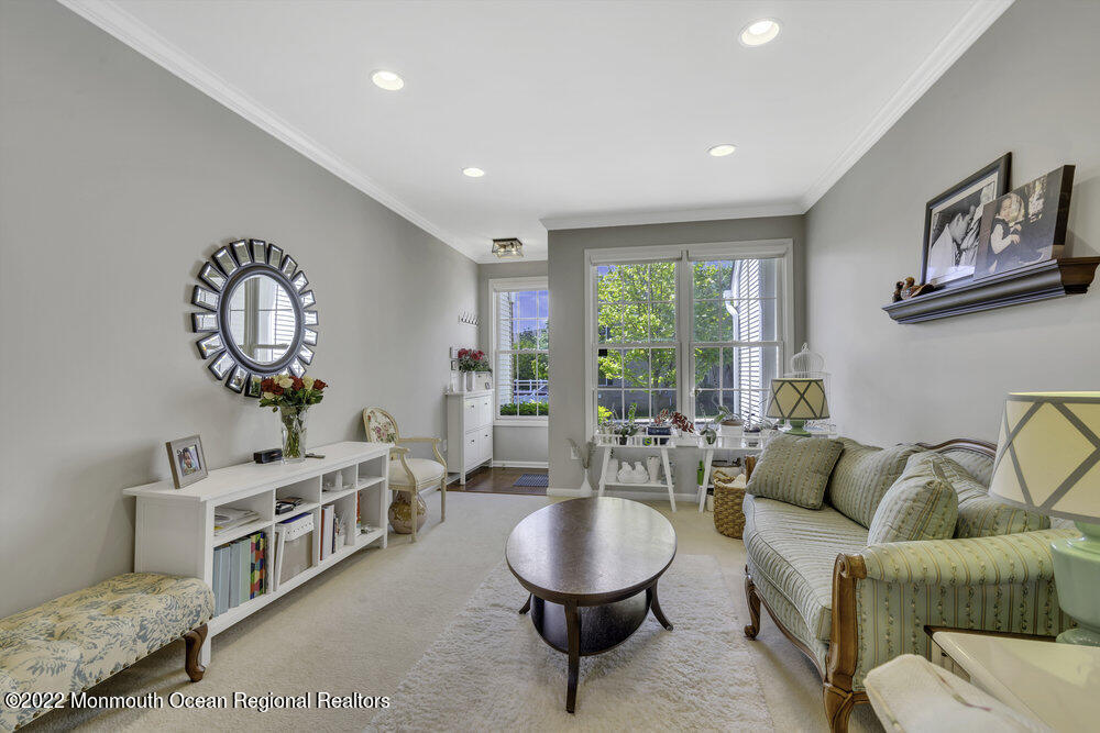 22 Hummingbird Drive