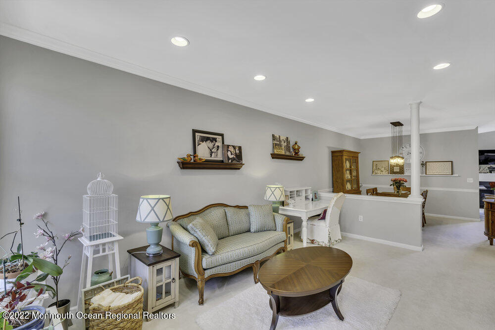 22 Hummingbird Drive