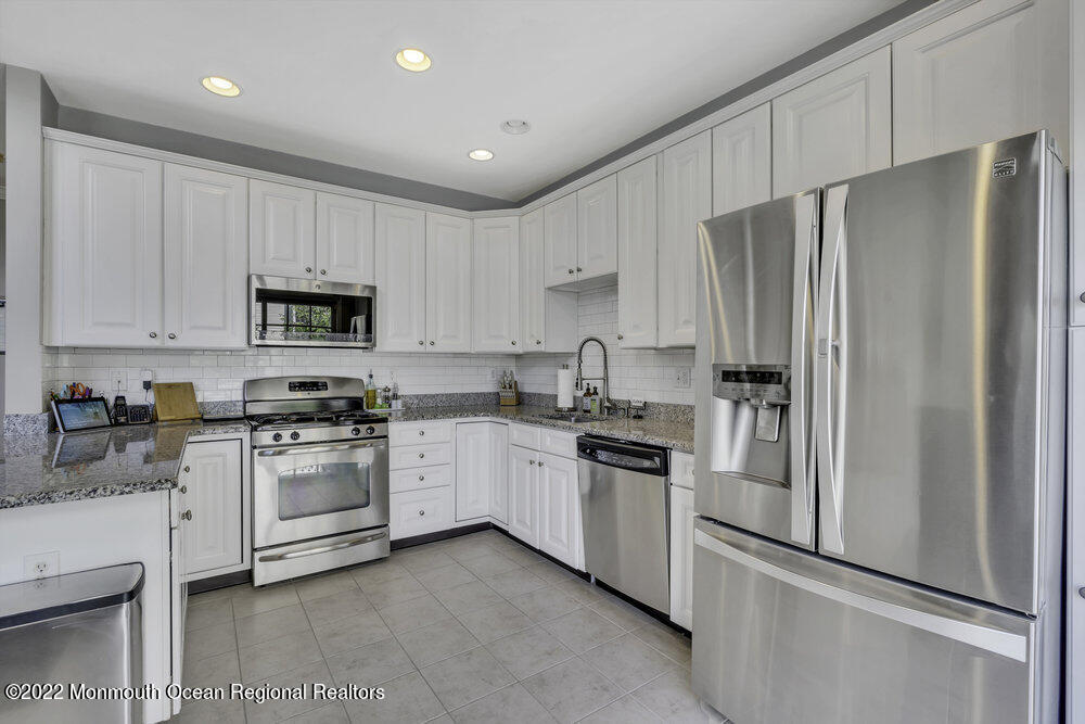 22 Hummingbird Drive