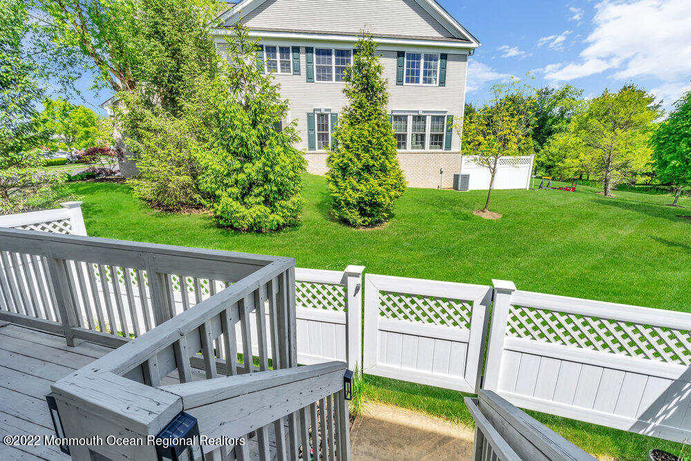 22 Hummingbird Drive