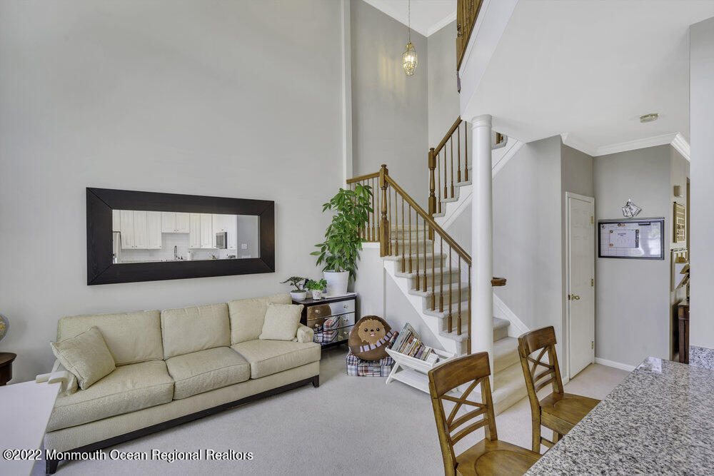22 Hummingbird Drive