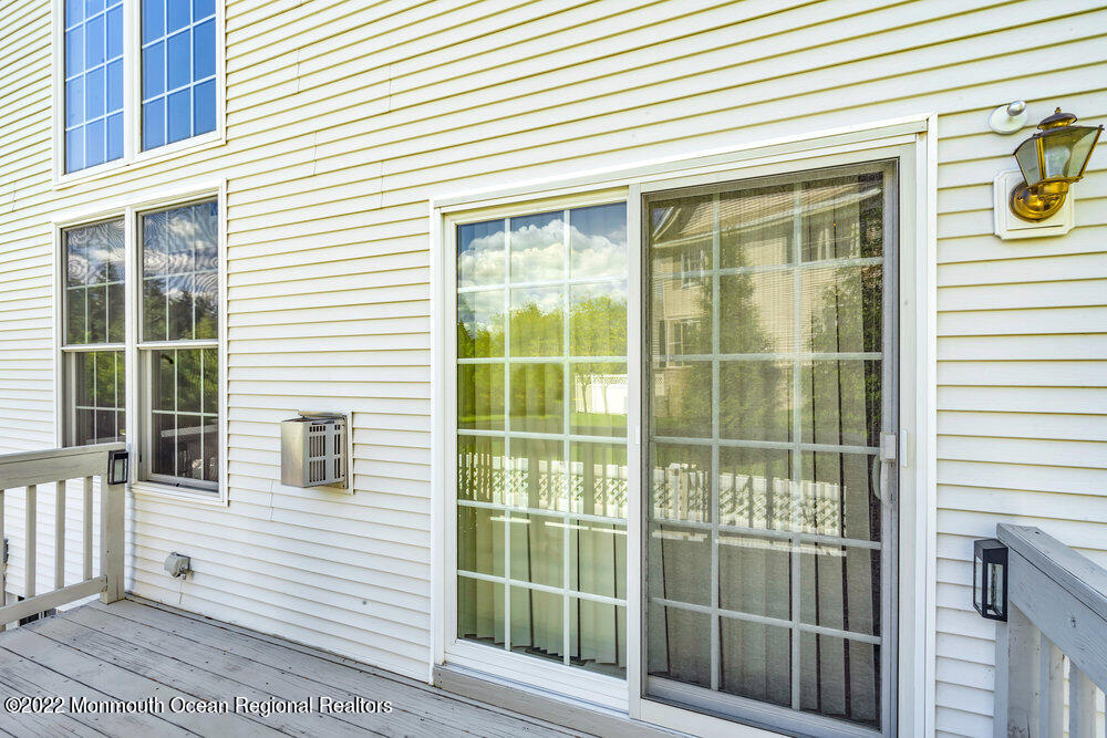 22 Hummingbird Drive