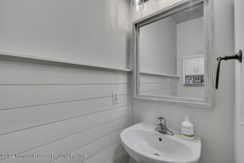 22 Hummingbird Drive