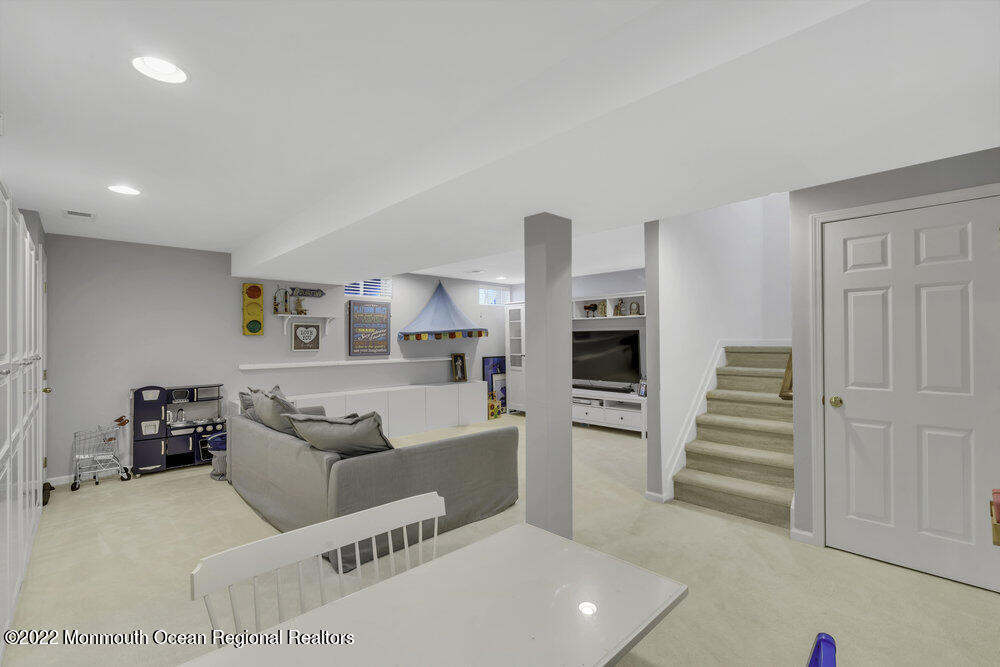 22 Hummingbird Drive