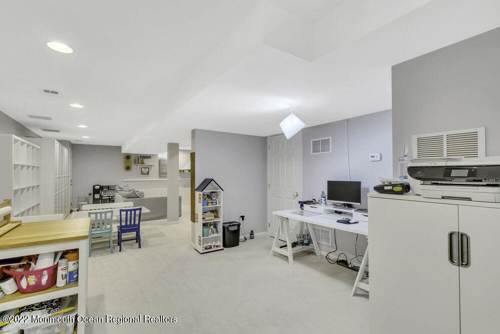 22 Hummingbird Drive