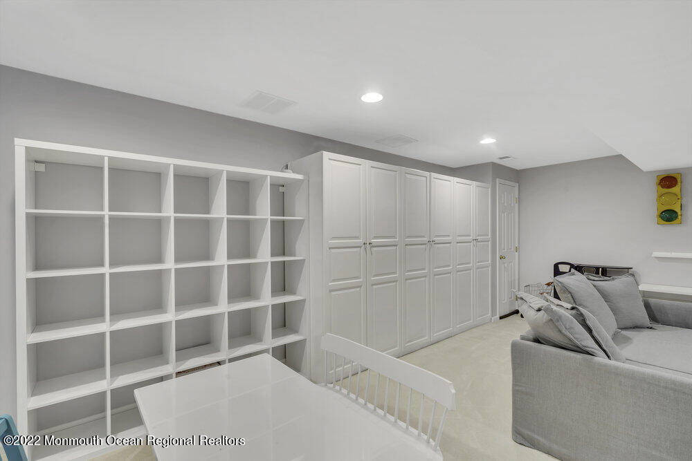 22 Hummingbird Drive
