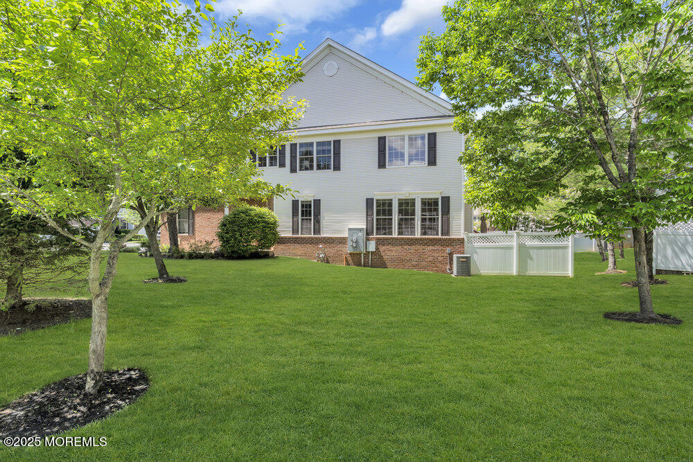 7 Hummingbird Drive