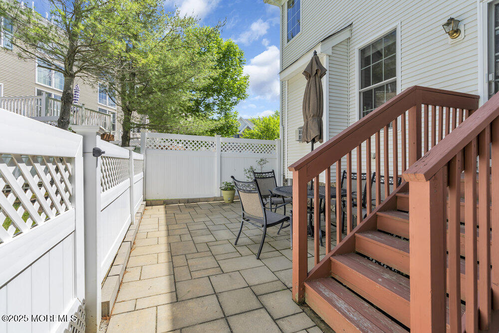 7 Hummingbird Drive