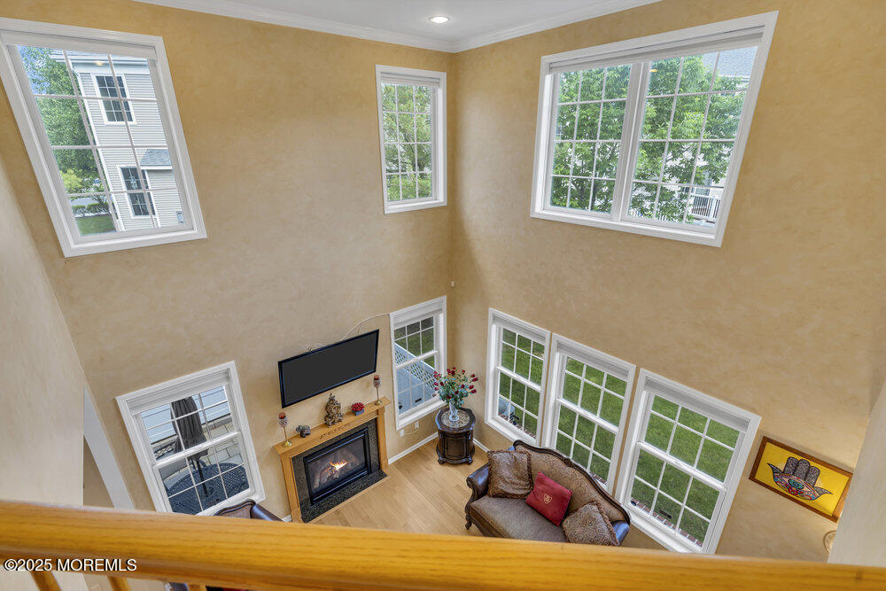 7 Hummingbird Drive