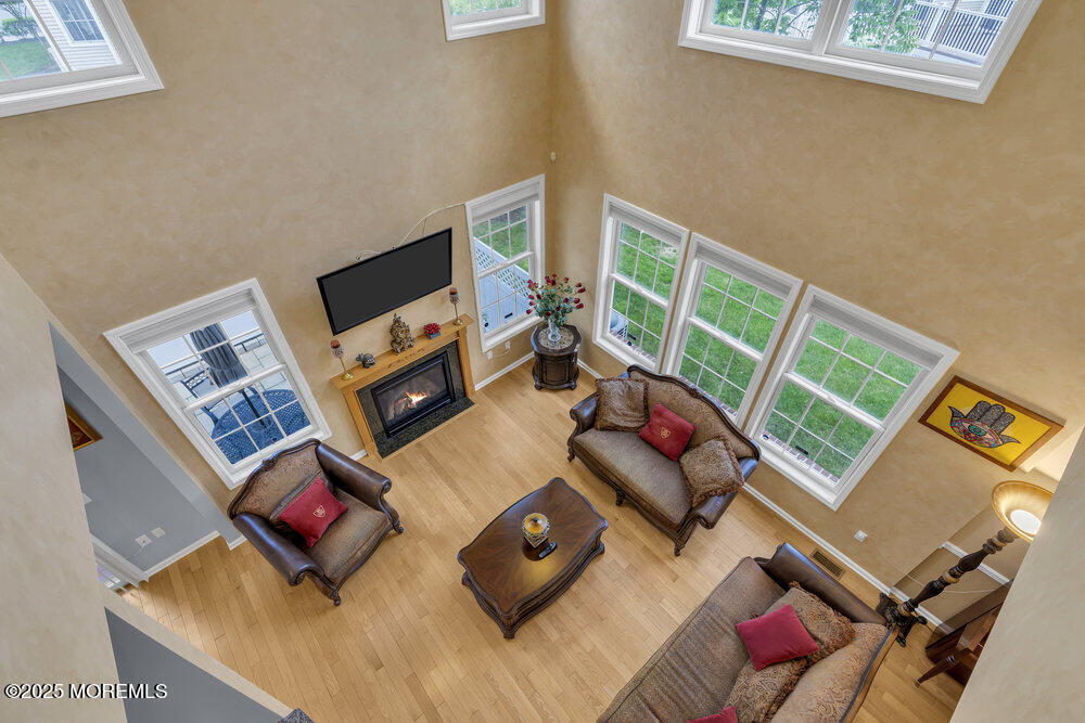 7 Hummingbird Drive