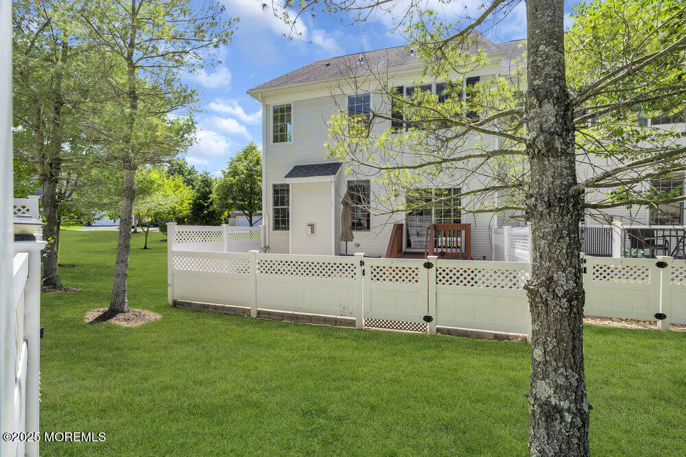7 Hummingbird Drive