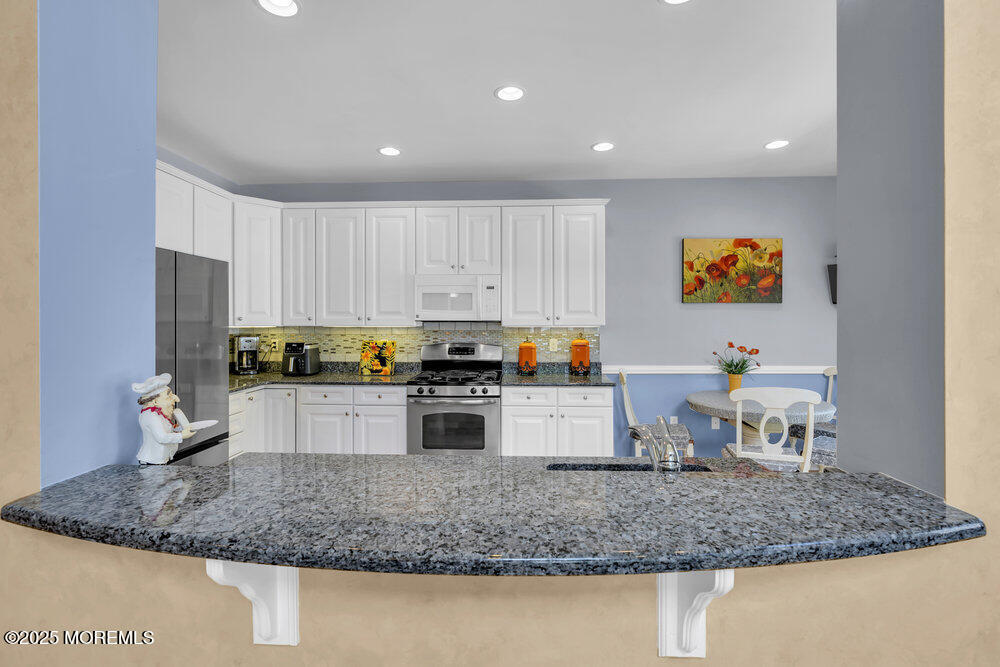 7 Hummingbird Drive