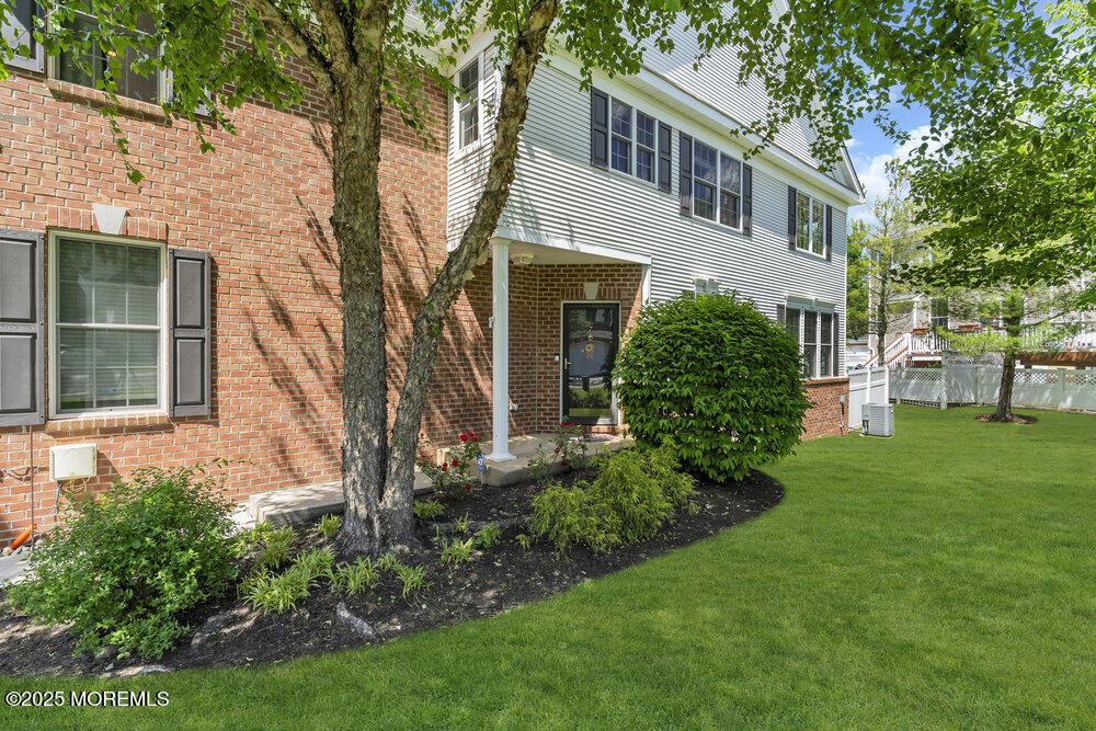 7 Hummingbird Drive