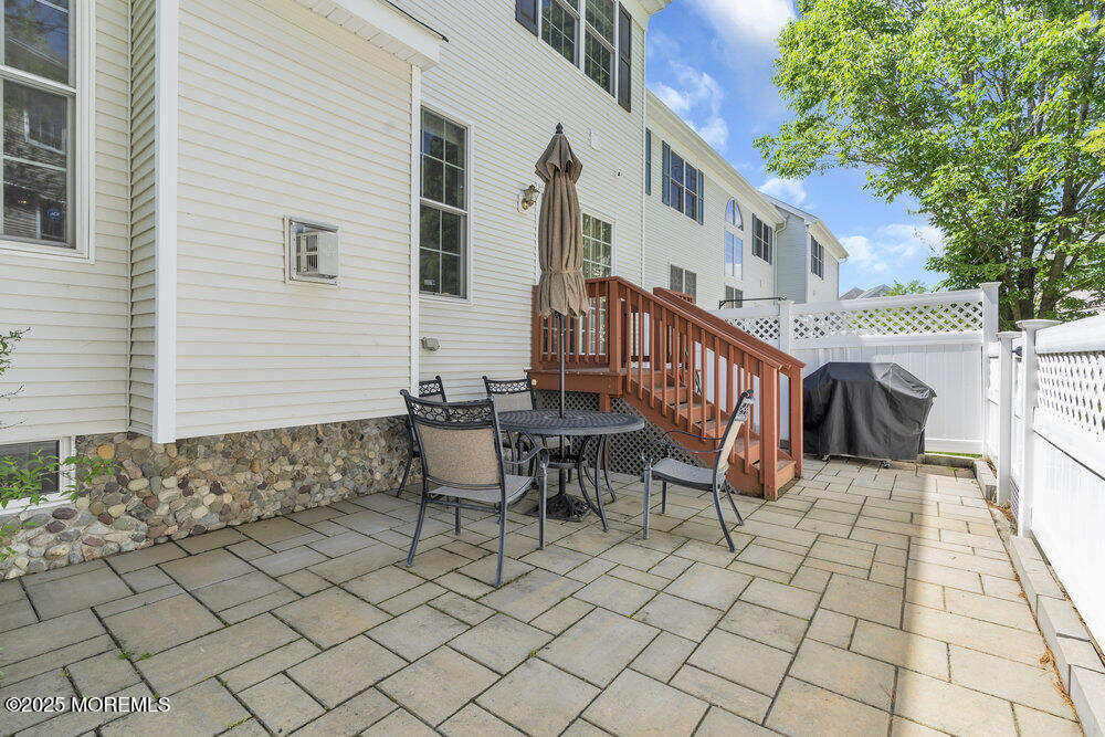 7 Hummingbird Drive