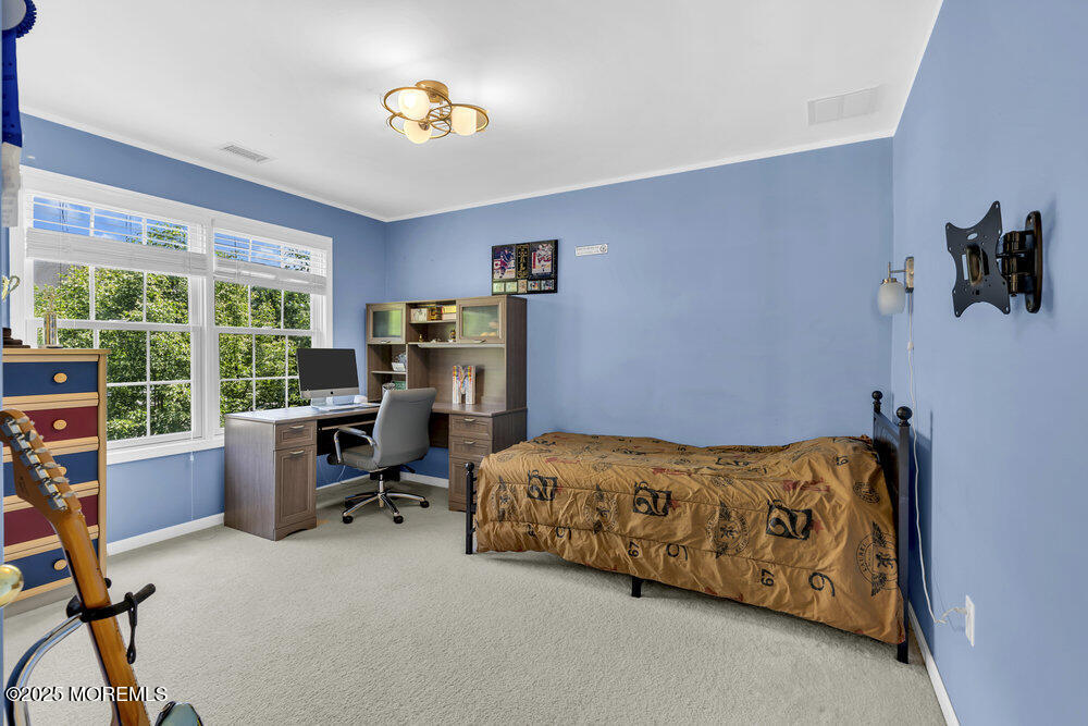 7 Hummingbird Drive