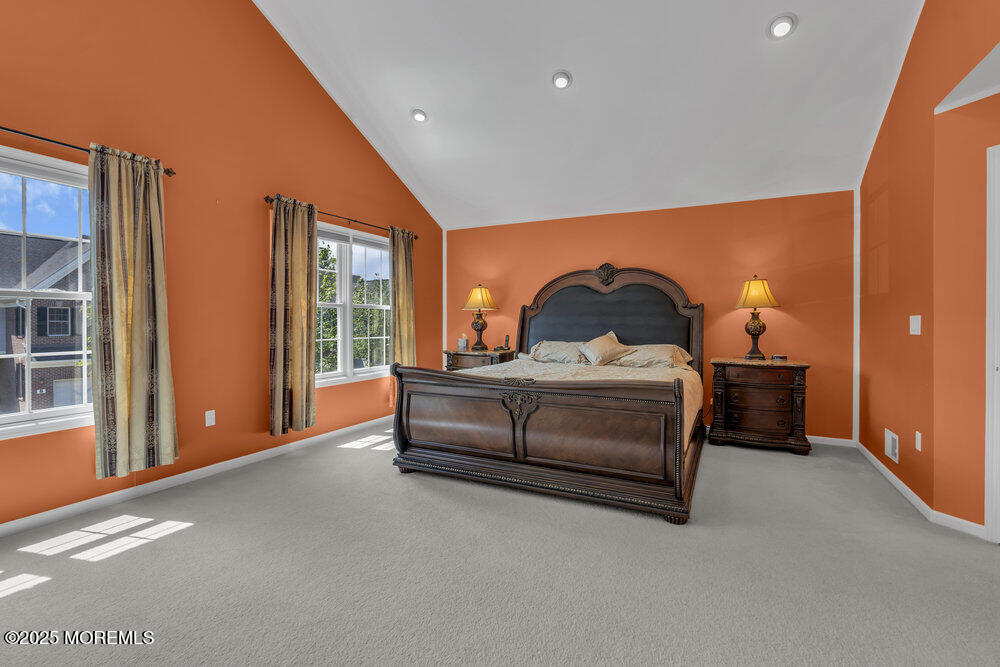 7 Hummingbird Drive