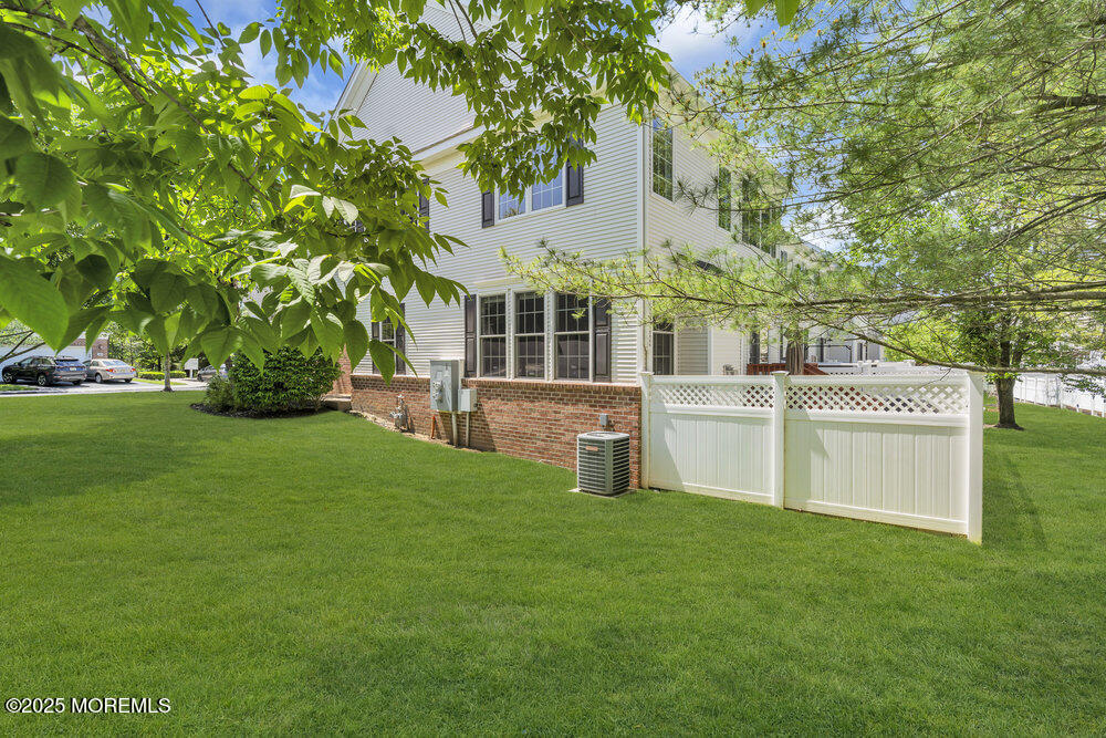 7 Hummingbird Drive