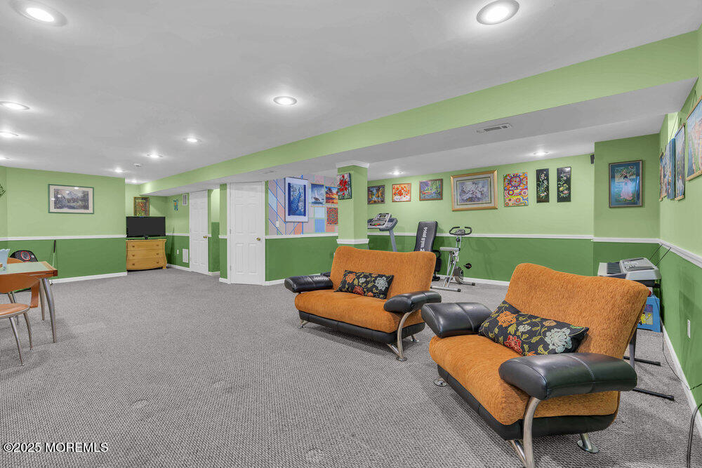 7 Hummingbird Drive