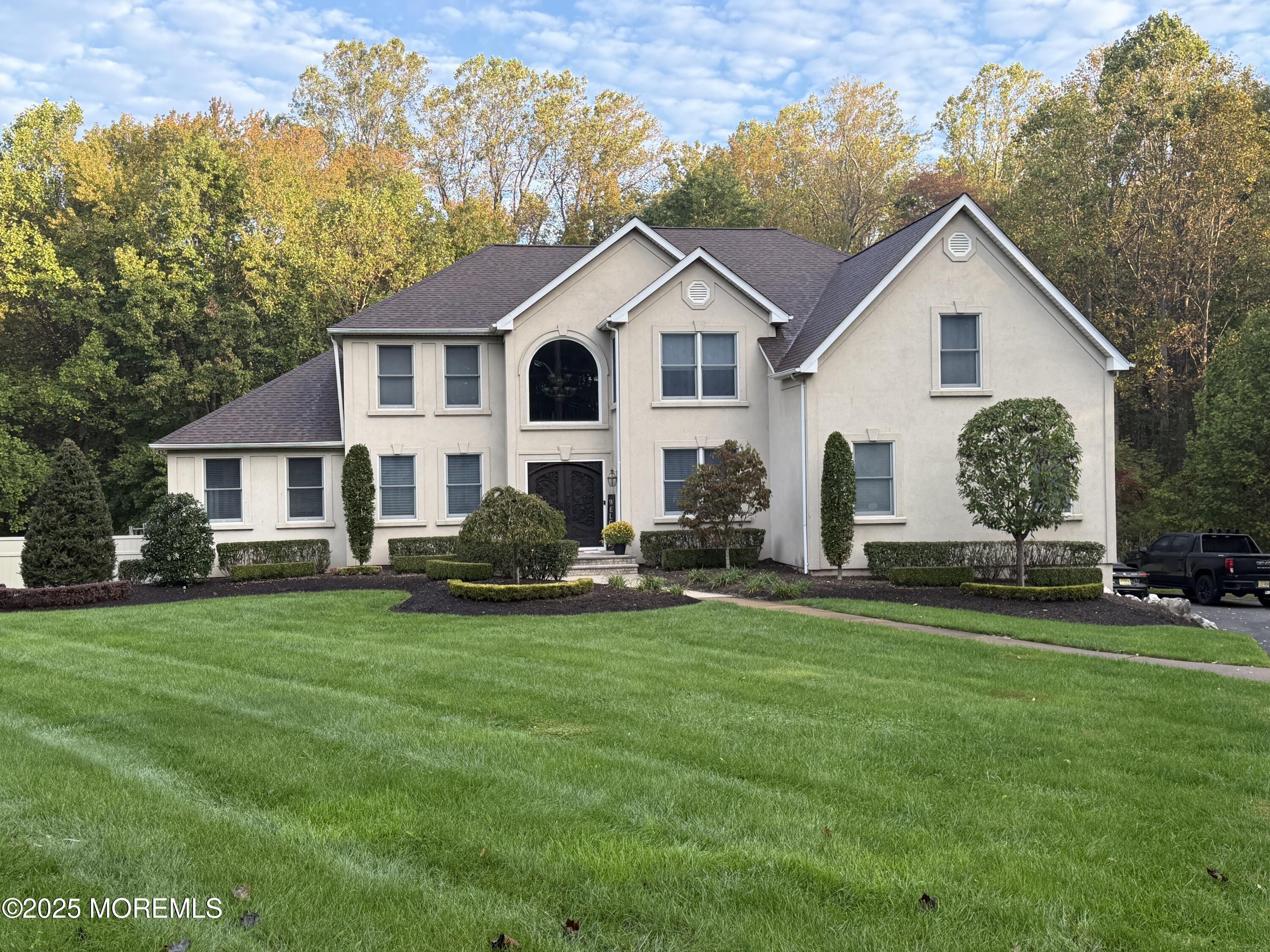 323 Freehold Englishtown Road